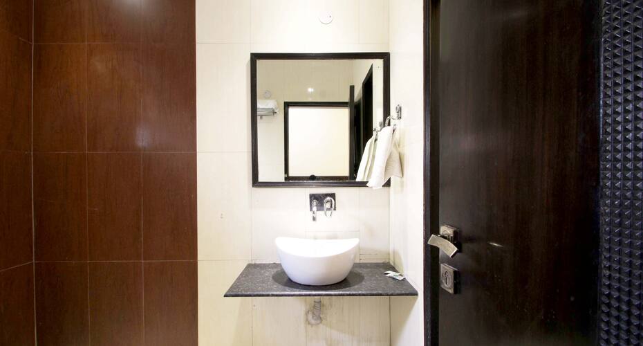 Le Marlin-Nehru Place, New Delhi 4